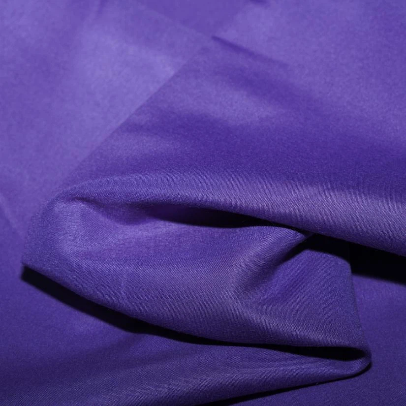 Lahus värvitud polüesterkangas